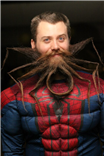 បុរសមានពុកមាត់ និងពុកចង្កា រាង Spider man បង្កជាភាពភ្ញាក់ផ្អើលពេញ អ៊ិនធើណេត