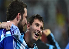 ១ គ្រាប់ប៉េណង់ទីរបស់ Messi ជួយឲ្យ អាហ្សង់ទីន ផ្ដាច់​ដង្ហើម Croatia មានវីដេអូ