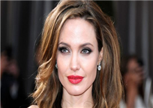 នាង Angelina Jolie គ្រោងបោះបង់អាជីពជា អ្នកសម្តែង និងចង់ក្លាយ ជាអ្នកដឹកនាំវិញ