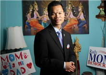 ម៉ម រាឌី ដើមកំណើតខ្មែរ សញ្ជាតិអាមេរិក បង្កើតប្រវត្តិសាស្រ្ត ជូនកម្ពុជា ក្លាយជាសមាជិកសភាសហរដ្ឋអាមេរិក