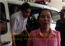 ឪពុកម្តាយ ឧកញ៉ា ថោង សារ៉ាត់ ផ្ទេរសិទ្ធិគ្រប់គ្រងក្រុមហ៊ុន សាច់ប៉ាតេ៩៩៩ ឲ្យមនុស្ស៥នាក់ មុនតុលាការរុញ