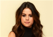 Selena Gomez ដុះស្លាប បញ្ឈប់ការងារ របស់ម្តាយនាង ជាអ្នកគ្រប់គ្រង តំណាងនាងចេញ