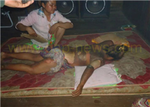 រវល់ និយាយទូរស័ព្ទ ប្តីសួរមិនឆ្លើយ យកសាំងដុតប្រពន្ធ