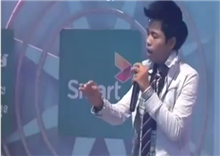 យុវជនម្នាក់ល្បីពេញ Facebook ព្រោះច្រៀងបទ It's too late to Apologize (Video Inside)