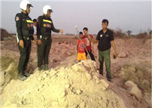 យកគ្រឿងចក្រ ទៅកាយផ្នូរបុរាណ តម្រង់ព្រំដី ប៉ះគ្រាប់មិនទាន់ផ្ទុះ រាប់រយគ្រាប់