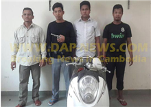 ចាប់ខ្លួនក្រុម នគរបាលខ្លាឃ្លោក ៦នាក់ សកម្មខាងប្លន់ អ្នកដំណើរពេលយប់