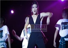 ឡូរ៉ា ម៉ម នាំបទចម្រៀង​ខ្មែរ ឲ្យអន្តរជាតិ​ស្គាល់​កាន់​តែ​ច្បាស់