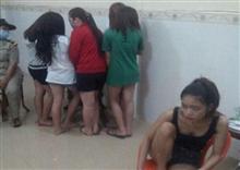 បង្ក្រាបហាង ម៉ាស្សាជប់ខ្យល់ វៀតណាម បង្កប់បម្រើសេវា ផ្លូវភេទ ឃាត់ម្ចាស់ទីតាំង២នាក់ និងរកឃើញ នារី៦នាក់