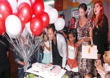 នេន ទុំ ធ្វើខួបកំណើត​ប្លែក​គេ តម្រូវ​ឲ្យ​អ្នក​ចូល​រួមវាយ​រូប​សំ​ណាកទីង​មោង​តំណាង​ឲ្យ​ខ្លួន​ឯង​៣​ដំបង