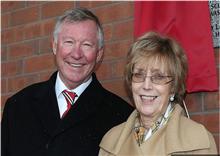 Alex Ferguson លាតត្រដាង ពីអាថ៌កំបាំង ដែលគាត់ចាកចេញ ពី Man United នឹង ឱកាសចង់ចូលមកកាន់តំណែងវិញ