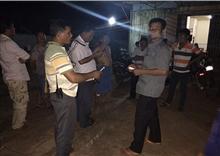 ក្រុមចោរ និងអភិបាល ស្រុកស្នួល ផ្ទះអាវុធដាក់គ្នា ជិត១០គ្រាប់ ក្រោយចោរលួច សំងំក្នុងផ្ទះ អ្នកលក់មាស