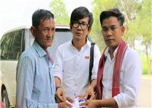 អ៊ឹម ជីវ៉ា ប្រកាស​ដើរ​លក់​ស្ករ​គា្រប់ តាម​ហាង​យក​លុយជួយ​អ្នកសិល្បៈ បាត់​បង់​សមត្ថភាព