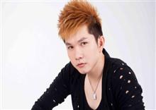 អេឡិច ចិន្ត្រា ត្រូវ​គេរិះ​គន់​ថា មាន​ប្ញក​ពារ​ឆ្មើង​ឆ្មៃ