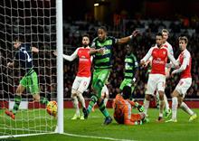 Arsenal ស្ពឹក​មុខ គ្រា​ដែល Man Utd ឈ្នះ​ទាំង​ត្រដាប​ត្រដួស​ក្នុង​ទឹក​ដី (Video Inside)