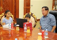 អីយ៉ា! ចៅស្រីសម្តេចតេជោ ហ៊ុន សែន និងក្មេងឆ្លាត ហ៊ឺ ទៀងគីមហុង និយាយសន្ទនាជាភាសាអង់គ្លេសទៀតផង