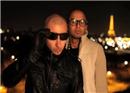Pitbull ច្រៀងរួមគ្នាជាមួយ Sensato Flow Hard ក្នុងបទចម្រៀង Latinos In Paris