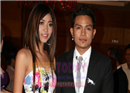 ខេមរៈ ស្រីពៅ ត្រូវ​គេ​រិះគន់​ស្ពឹក​មុខ​ដោយសារ យកលំនាំ​សម្តែង និង ច្រៀង​តាម​ប្រទេស​ជិតខាង