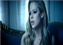 Avril Lavigne ចេញវីដេអួចំរៀងថ្មី ជាមួយនិងស្វាមី ជាលើកដំបូង(វីដេអូខាងក្នុង)