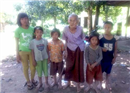 ម្តាយរត់តាមប្រុសថ្មី ឪពុកស្រវឹងខួប ទុកកូនៗ៥នាក់ ឲ្យជីដូនចិញ្ចឹម