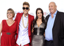 យាយរបស់ Justin Bieber ប្រាប់ទៅអ្នកកាសែតថា Justin Bieber គួរតែឈប់ ស្លៀកខោធ្លាក់គូទ