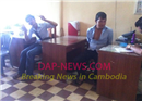 និស្សិតសាលាច្បាប់ និស្សិតសាលា កុសុមៈ និងយោធា ៣នាក់ចូលអុកឡុក វិទ្យាល័យ ផ្សារដើមថ្កូវ