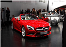 រថយន្ត  Mercedes-Benz SL550 ម៉ូដែលថ្មី  ឆ្នាំ២០១៣ មានបំពាក់  ឧបករណ៍បំពងសំលេង ១៤គ្រាប់ នៅខាងក្នុង