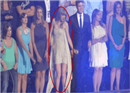 វីដេអូ ៖ Taylor Swift រាំមួយអស់ដៃ មិនខ្វល់ពីអ្នកដទៃនៅ CMT Awards 2013