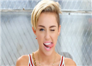 Miley Cyrus លេចមុខក្នុងវីដេអូចំរៀងថ្មី នៅតែសិចស៊ី តែស្អាតជាងមុន (មានវីដេអូ)