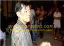 ទាស់សំដីគ្នា បង្កជាជម្លោះ វាយតប់ រងរបួសរៀងៗខ្លួន ព្រោះតែរ៉ឺម៉កម៉ូតូ បើកទាក់ដៃចង្កូត ម៉ូតូវីវ៉ា