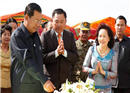 ឧកញ៉ា លី យ៉ុងផាត់ អ្នកជំនួញល្បី គ្រប់គ្រងក្រុមហ៊ុនប៉ុន្មាន?
