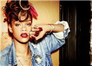 Rihanna បញ្ចេញអាកប្បកិរិយាព្រងើយកន្តើយចំពោះអ្នកគាំទ្រ របស់នាងនៅឯព្រលានយន្តហោះJFK