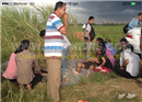 ចេះបើក​រថយន្ត​ស្ទើរ រេ​ចង្កូតធ្លាក់​ចូលទឹក​ប្រឡាយ ស្លាប់ ៣នាក់ (មានវីដេអូ)