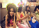 ក្រុមតារាបង្ហាញម៉ូដ របស់កម្ពុជាតែងខ្លួន ប្លែកៗដើរបង្ហាញម៉ូដ នៅវៀតណាម