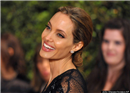 ការវះកាត់យកដើមទ្រូងចេញរបស់ Angelina Jolie ដើម្បីការពារជំងឺមហារីក បំផុសឲស្រ្តីជាច្រើនយកតំរាប់តាម
