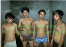 នគរបាល​ខេត្ត​ព្រះសីហនុ​ ចាប់ខ្លួន​ជនល្មើស​ ៤នាក់ ក្រោយ​វាយ​ និង​កាប់គ្នា​ នៅក្នុង​ខារ៉ាអូខេ ​វិបុល