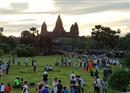 ក្រសួងទេសចរណ៍៖ ភ្ញៀវទេសចរ១ម៉ឺន៥ពាន់នាក់ ចូលទស្សនាព្រះអាទិត្យរះចំកំពូលប្រាសាទអង្គរ នៅព្រឹកមិញនេះ
