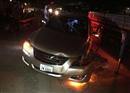 មកពីចឹងសោះ! បានជាបើករថយន្ត Camry ទៅបុកទ្រូងផ្លូវបាក់ជាច្រើនកង់