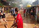 Update: អគ្គិភ័យឆេះតូបលក់ដូរ របស់ជនបរទេសនៅឆ្នេរអូរត្រឹះ បានរលត់ហើយ, តូបចំនួន៥ ត្រូវ...
